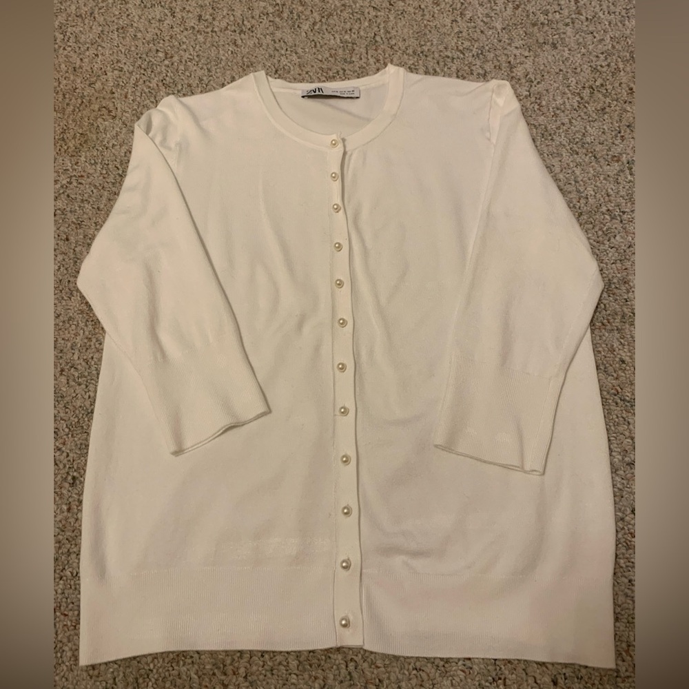 Zara Basic Knit Cardigan Long Sleeve Crew Neck With Faux Pearls Size XL NWOT.
